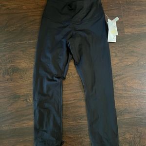 NWT Zella Black High Waist Crop Bow Leggings Pants size Small S